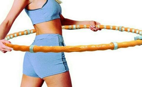 Ejercicios con aro para adelgazar en abdomen y costados.